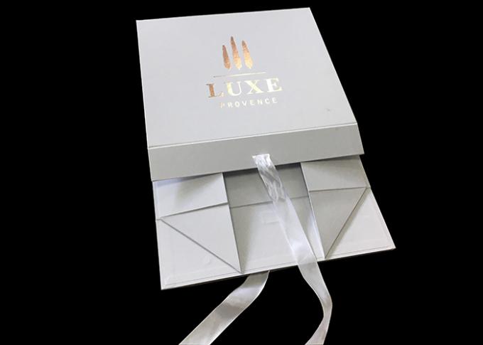Band-Logo kundengebundene weiße faltende Papiergeschenkbox für das Kleidungs-Verpacken